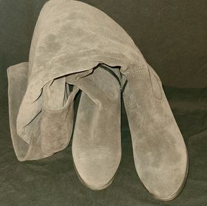 Size 38 (7.5) Tamaris boots